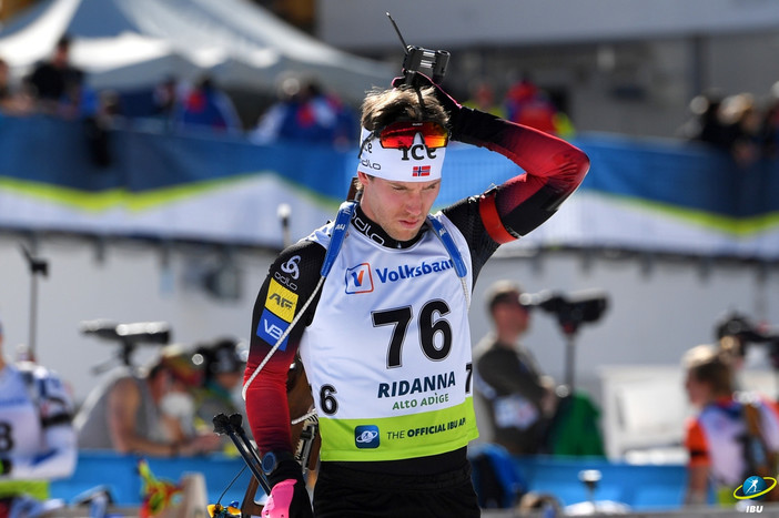 Biathlon - Europei, Bjoentegaard conquista l'oro nella Sprint. Bene il giovane Marco Barale, è 17º