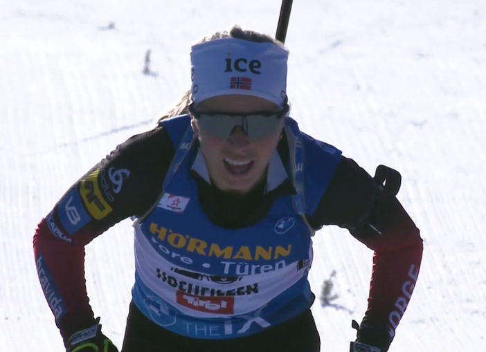 Biathlon - Tiril Eckhoff dominante nell'inseguimento, Wierer lotta per il podio e cade nell'ultimo giro chiudendo quinta