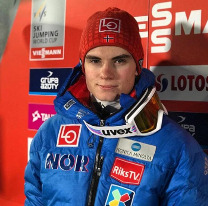 Marius Lindvik domina la scena nella prima gara di Continental Cup di Lillehammer