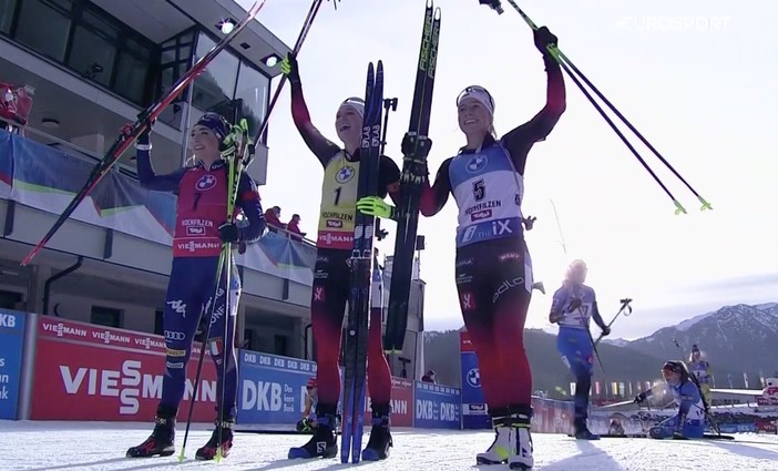 Biathlon - Marte Olsbu Roeiseland conquista la prima mass start stagionale, terza un' ottima Dorothea Wierer