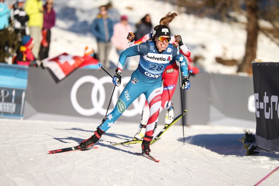 Rosie Brennan impegnata nella sprint di Lenzerheide dello scorso Tour de Ski (foto Becchis)