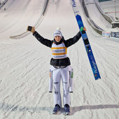 Salto con gli sci - Mondiali Junior: a Planica festeggiano i padroni di casa grazie a Tina Erzar, oro nella prova individuale. Noelia Vuerich chiude al 19° posto.