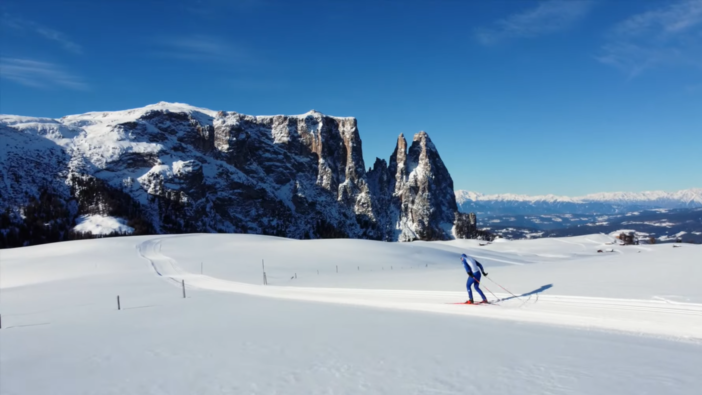Turismo - Alpe di Siusi e Val Gardena, sci di fondo sul più vasto altipiano d’Europa.