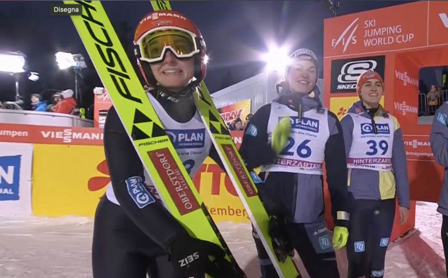 Salto con gli sci - Dominio Althaus a Hinterzarten; Klinec seconda, mentre Strate è finalmente sul podio!