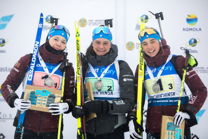 Astrid Plosch, Fabiana Carpella e Carlotta Gautero, argento lo scorso anno. (Foto Credit: IBU / Yevenko)
