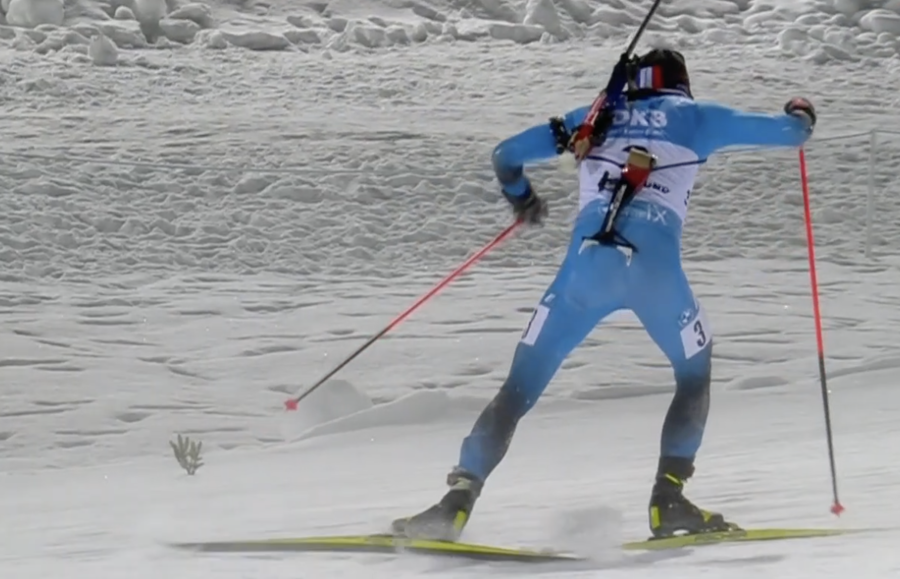 Biathlon - Domenica da incubo per Fillon Maillet: errori, caduta e carabina spezzata in due