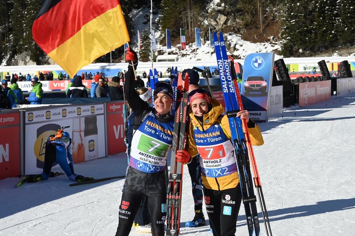 Biathlon – Una quasi perfetta Germania al poligono vince per la prima volta la Single Mixed. L’Italia in rimonta chiude 4°