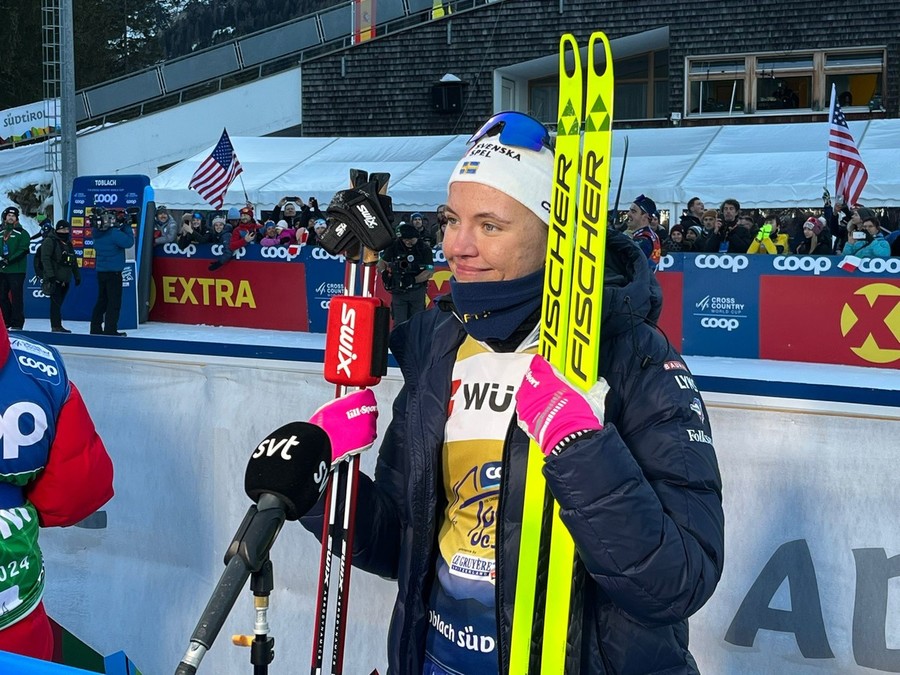 Sci di fondo - Linn Svahn vince la sprint d'apertura del Tour de Ski, 2ª Sundling 3ª Skistad. Bene Diggins, Monsorno 18ª