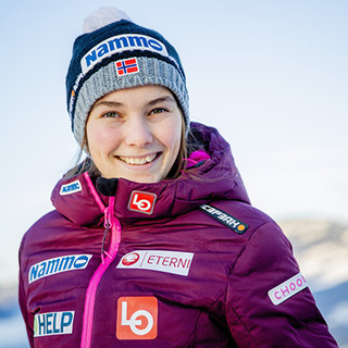 Salto con gli sci – Silje Opseth vince gara-2 a Willingen volando come solo lei sa fare. La migliore azzurra è Lara Malsiner, 21°