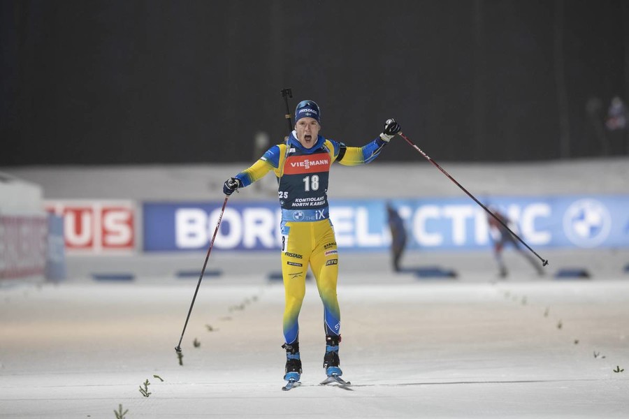 Biathlon - Samuelsson festeggia il primo successo: &quot;Che bello lottare per la vittoria con uno dei miei idoli&quot;