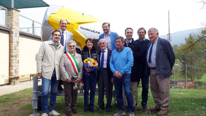Sci di Fondo - Manuela Di Centa riceve la cittadinanza onoraria di Cunardo nel giorno del compleanno dello sci club