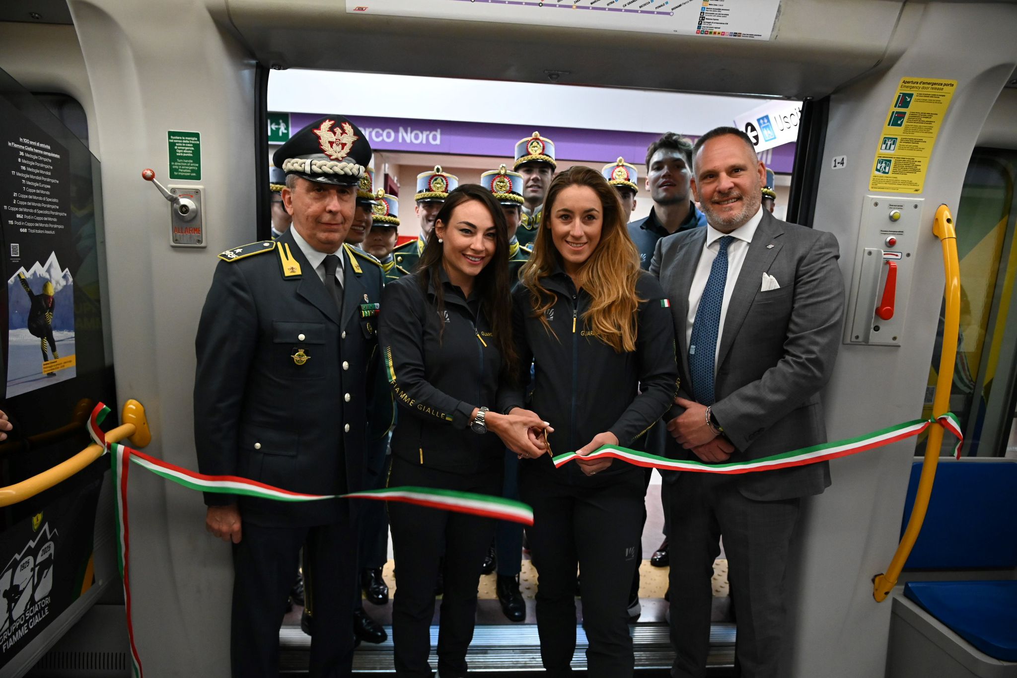 Inaugurata a Milano la metropolitana a tema Fiamme Gialle: Wierer e Goggia per il taglio del nastro