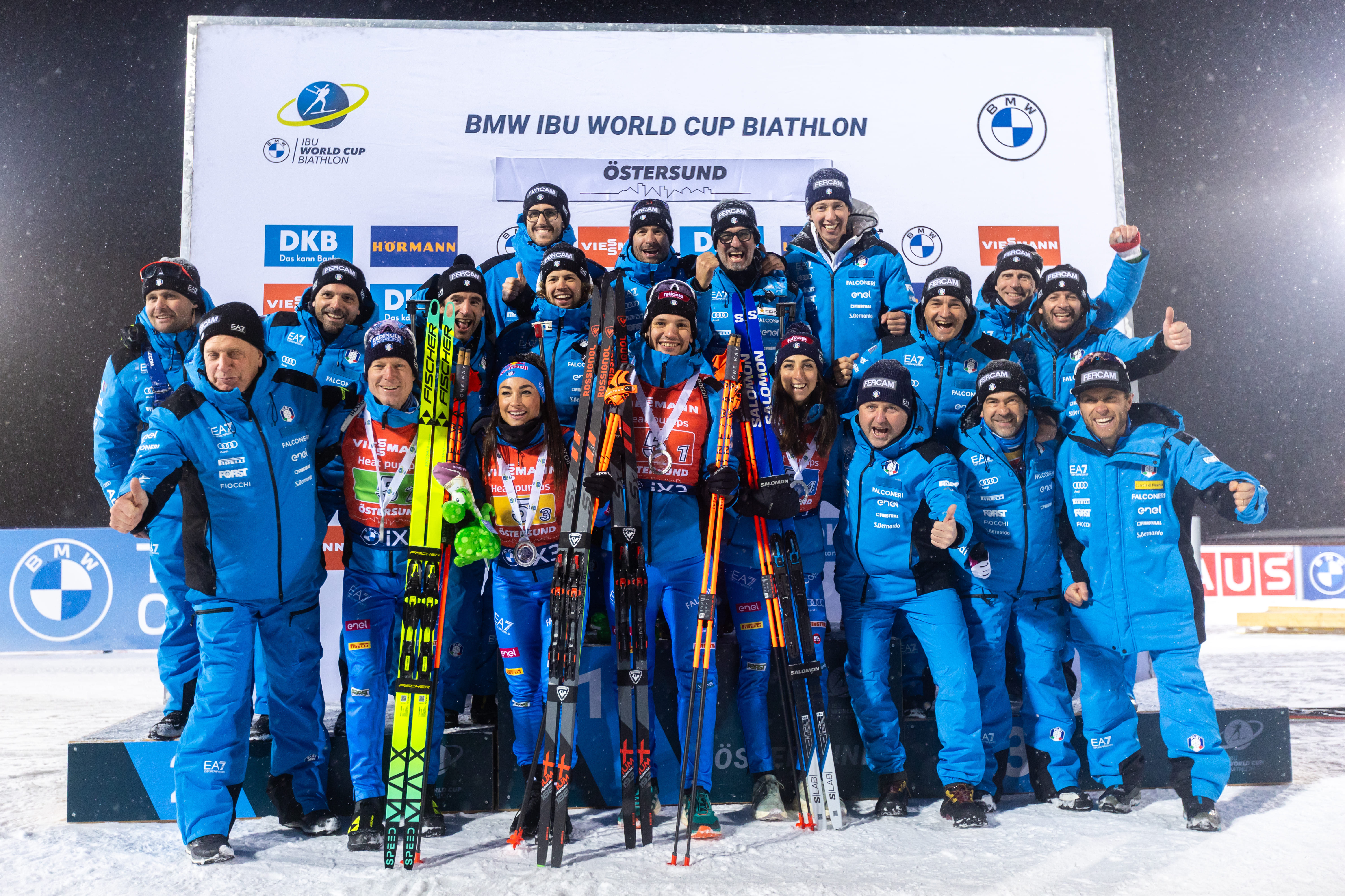 Biathlon – FOTOGALLERY. Riviviamo le emozioni del podio dell’Italia nella staffetta mista di domenica